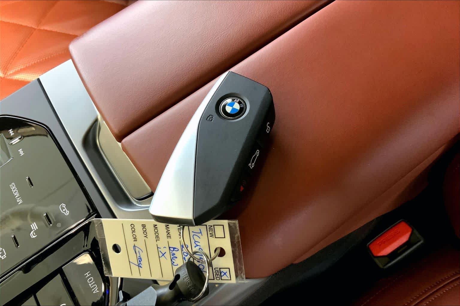 Used 2026 BMW iX xDrive45 AWD/4WD image 14