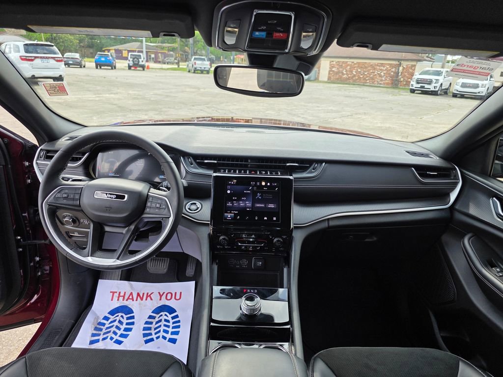 Used 2023 Jeep Grand Cherokee L Laredo RWD image 17