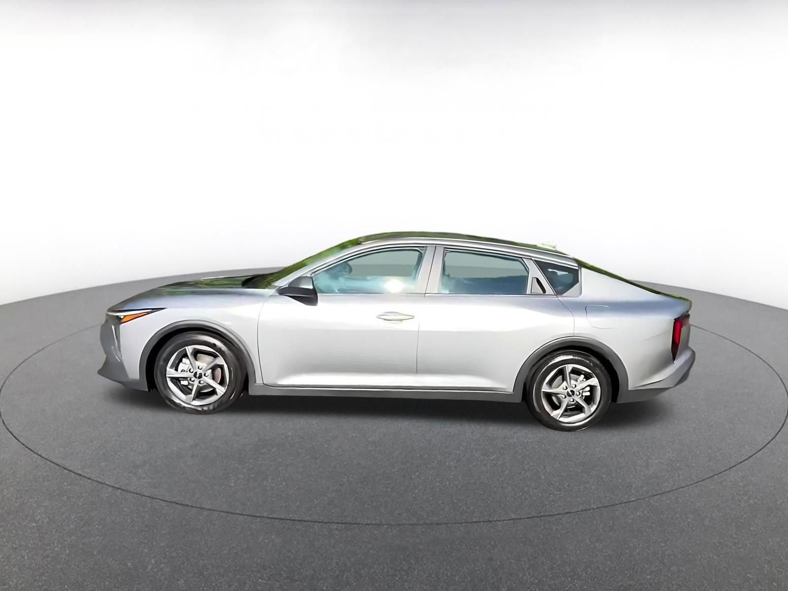Used 2025 Kia K4 FWD image 7