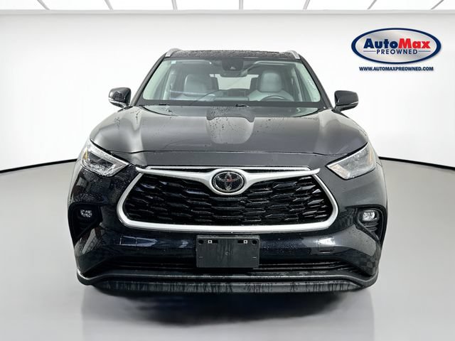 Used 2023 Toyota Highlander XLE AWD/4WD image 8