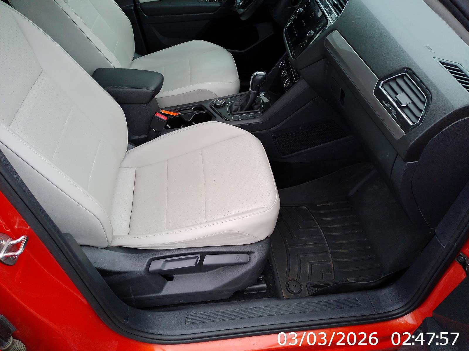 Used 2019 Volkswagen Tiguan SE AWD/4WD image 30