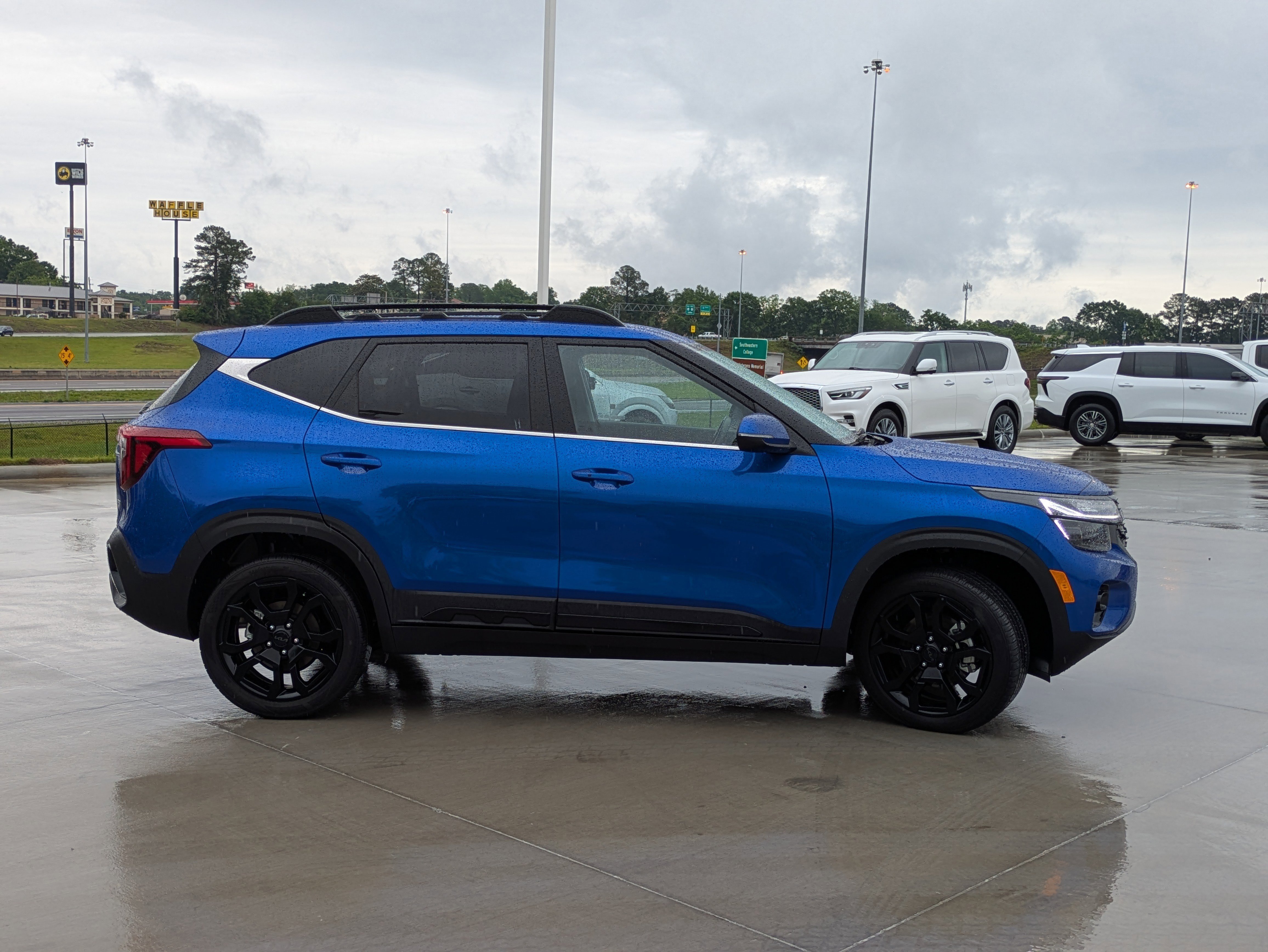 Used 2025 Kia Seltos X-Line AWD/4WD image 6