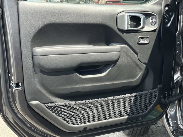 New 2025 Jeep Gladiator Sport image 11