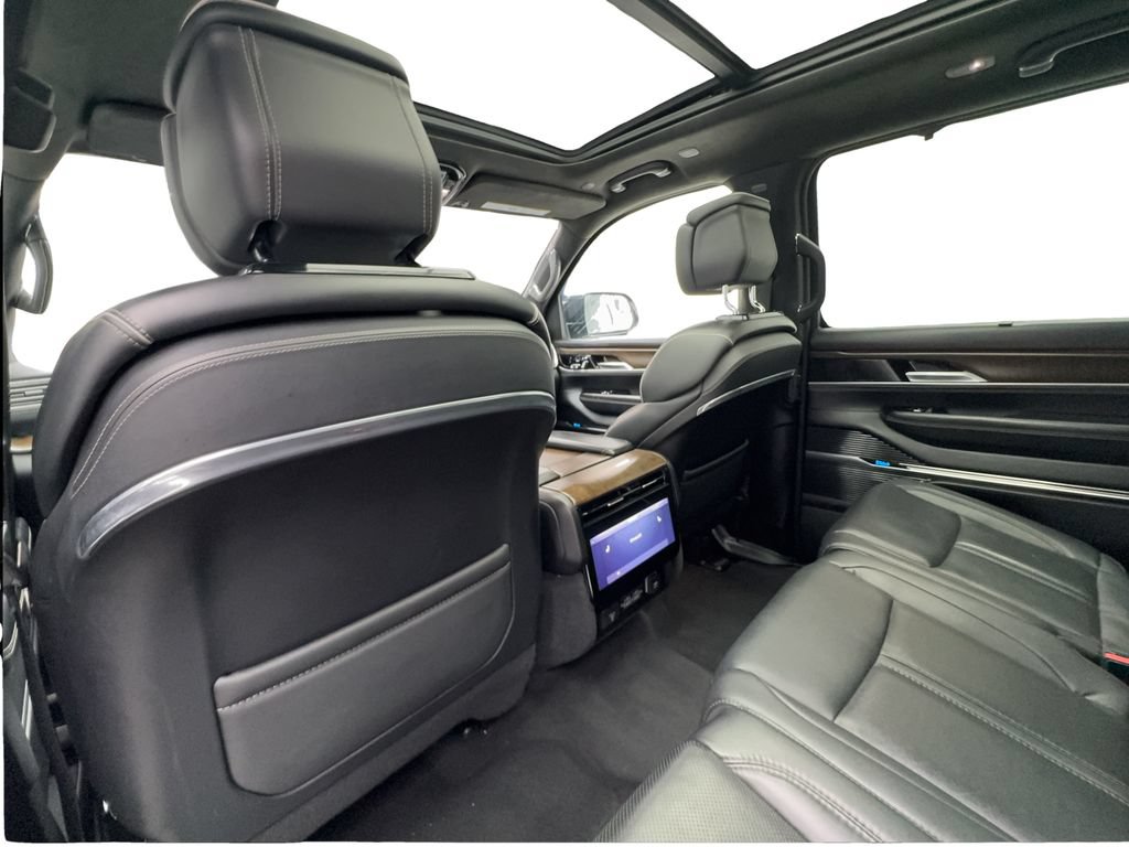 Used 2023 Jeep Grand Wagoneer Series II w/ Flexible Seating Group AWD/4WD image 24