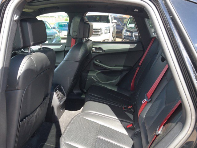 Used 2020 Porsche Macan S AWD/4WD image 30