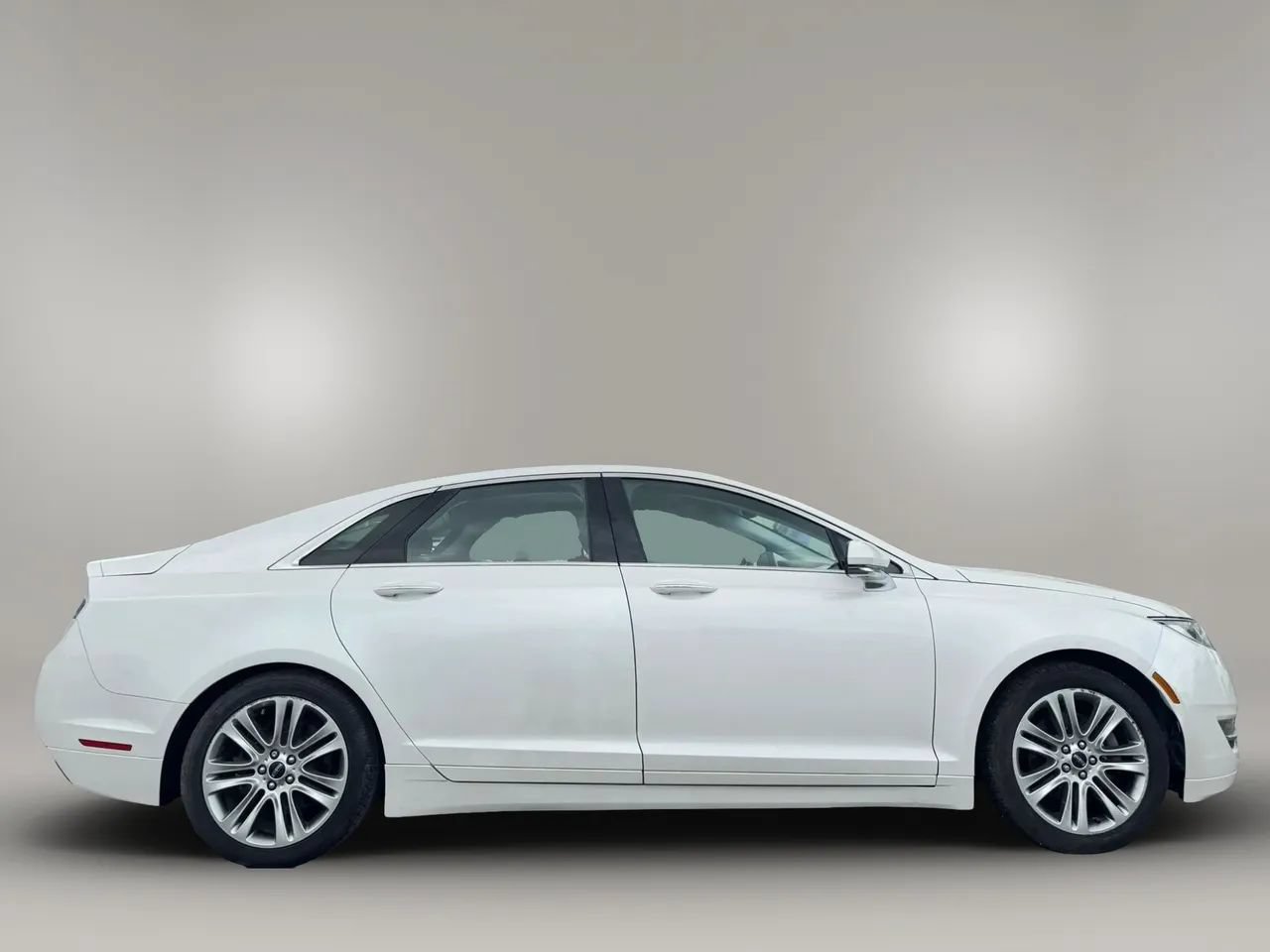 Used 2015 Lincoln MKZ AWD w/ Equipment Group 102A Reserve image 4