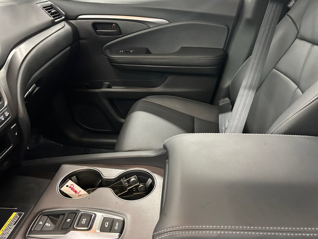 Certified 2025 Honda Passport EX-L image 17