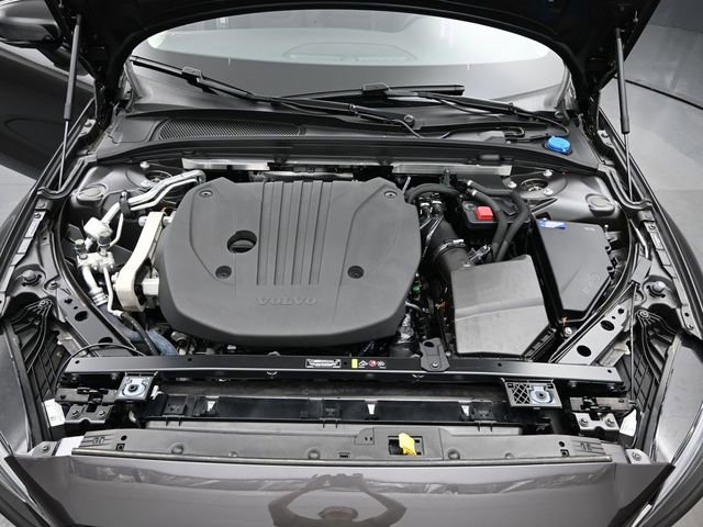 Used 2025 Volvo S60 B5 Plus AWD/4WD image 32