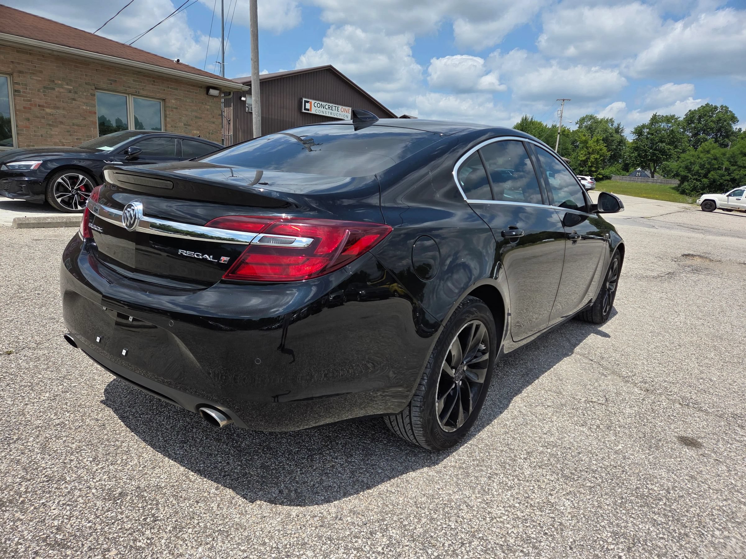 Used 2015 Buick Regal Premium w/ Experience Buick Package FWD image 5