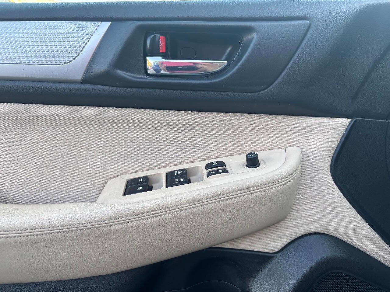 Used 2015 Subaru Outback 2.5i Premium image 32