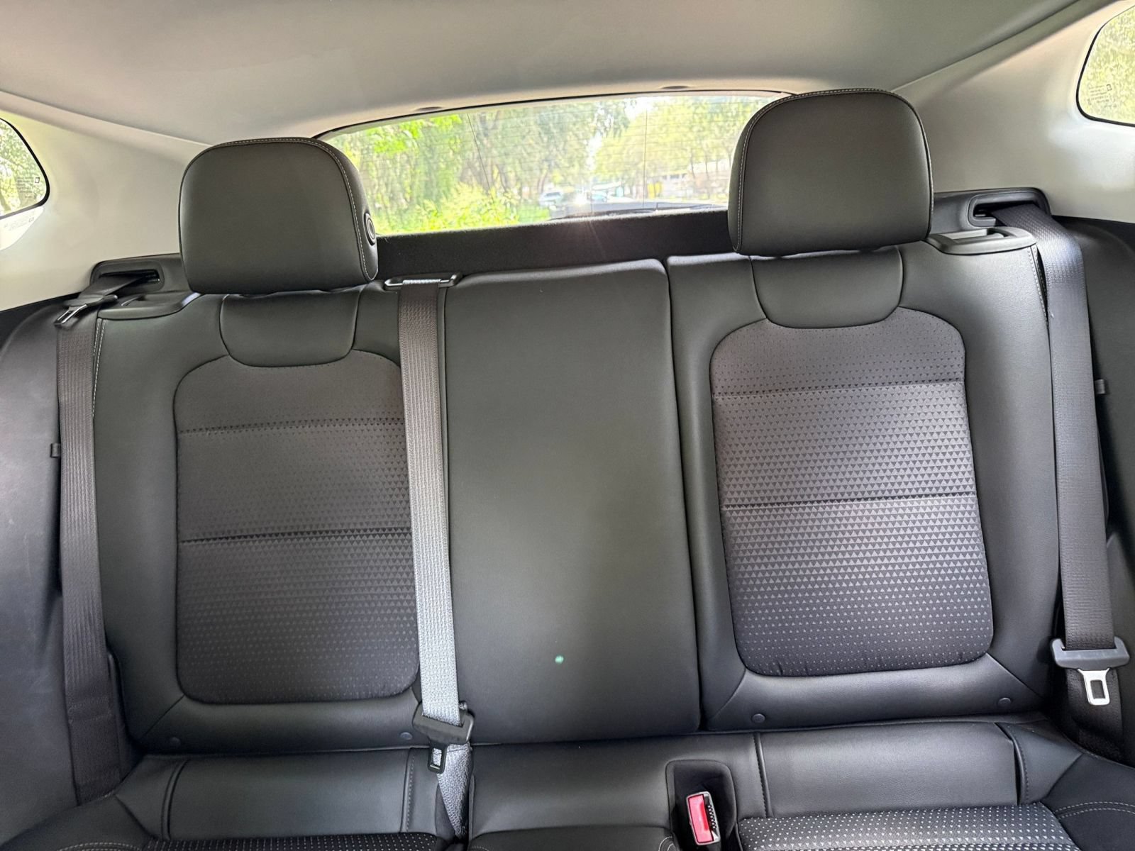 Used 2025 Chevrolet Trax LT FWD image 35