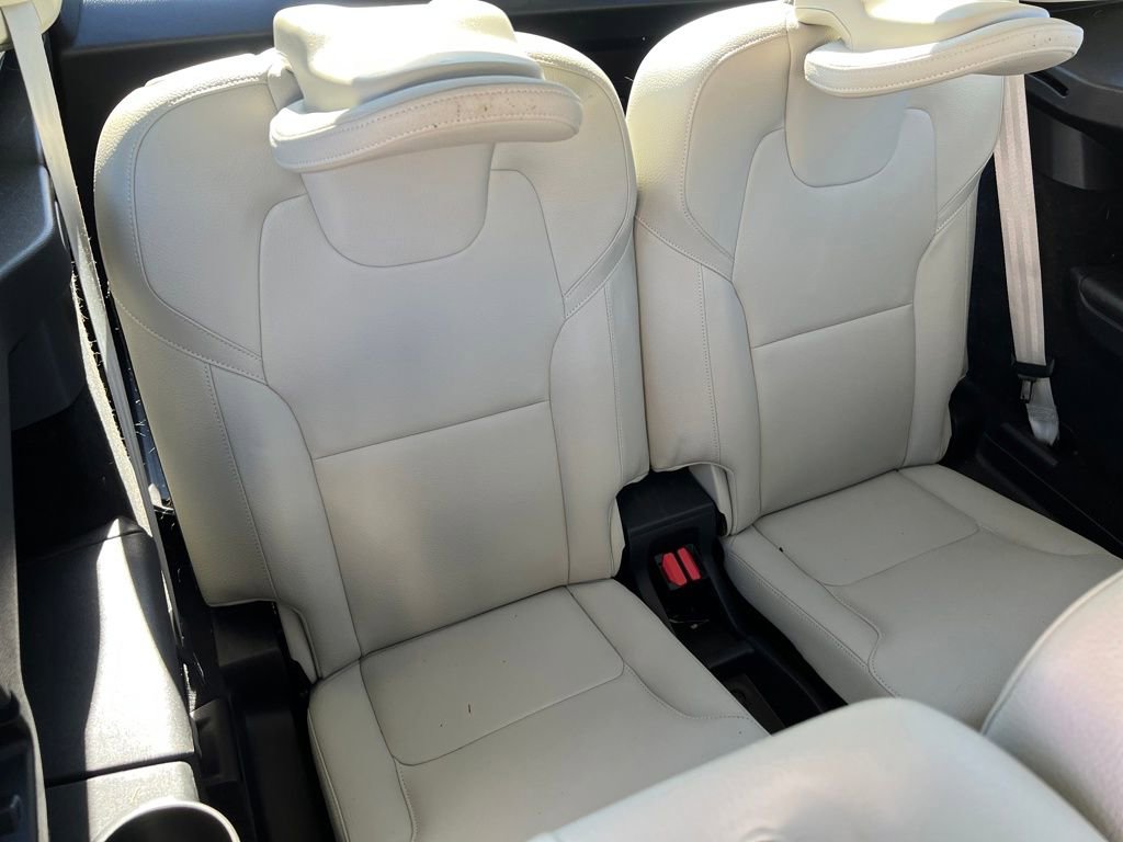 Used 2022 Volvo XC90 T6 Momentum w/ Advanced Package image 23