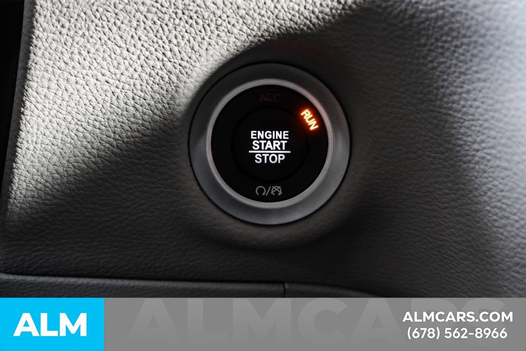 Used 2024 Chrysler Pacifica Select image 30