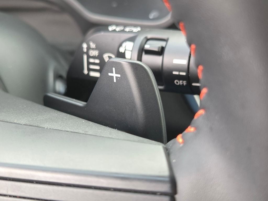 Used 2025 Nissan Rogue SV image 17