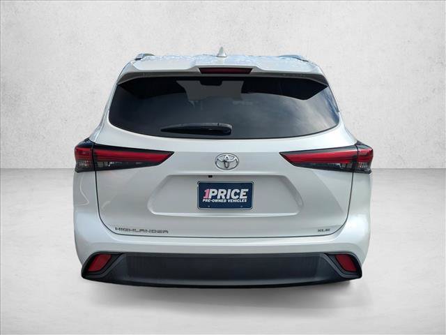 Used 2023 Toyota Highlander XLE FWD image 6