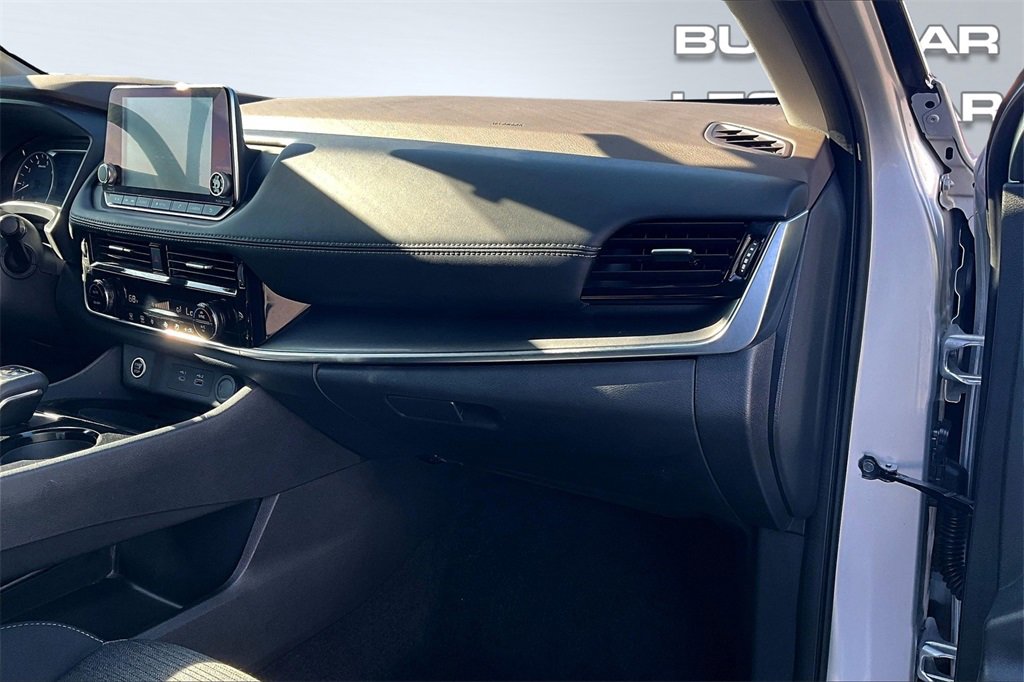 Used 2021 Nissan Rogue SV image 17