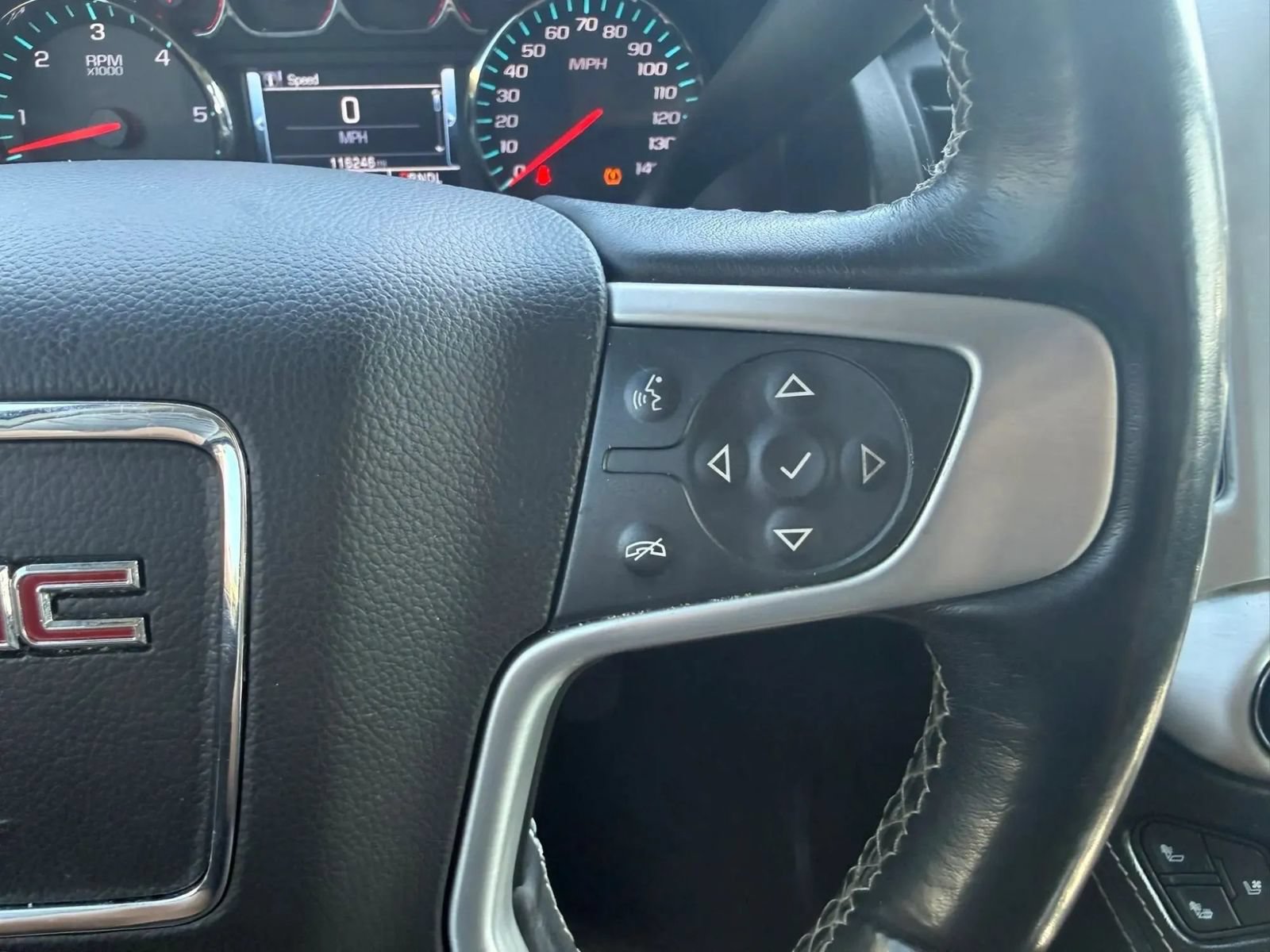 Used 2019 GMC Yukon SLT w/ Open Road Package RWD image 34