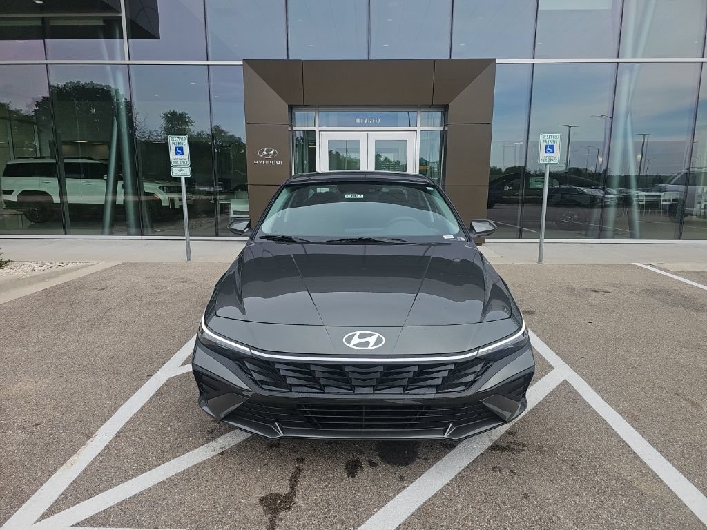 New 2026 Hyundai Elantra SE FWD image 8