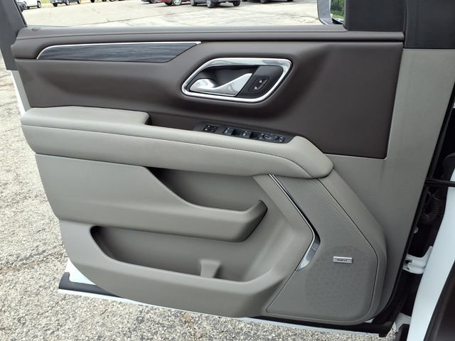 Used 2024 GMC Yukon SLT w/ SLT Luxury Package AWD/4WD image 30