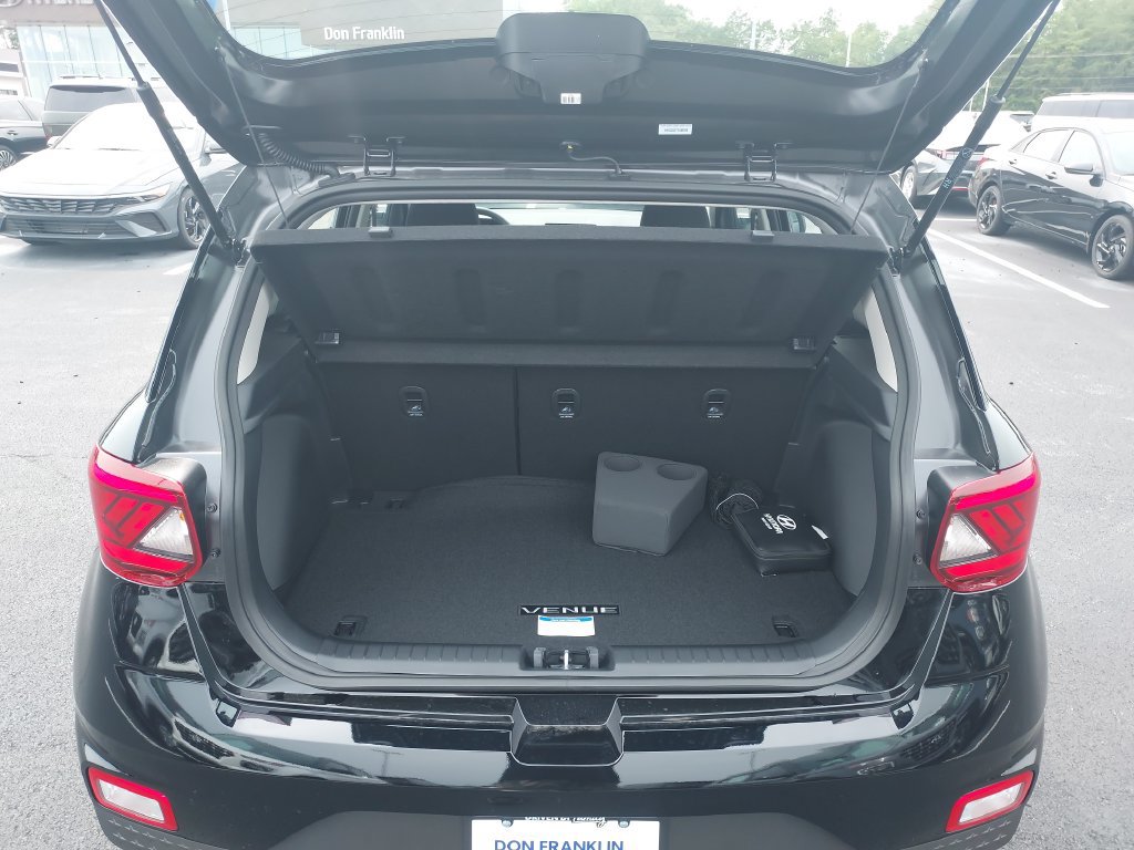 New 2026 Hyundai Venue SEL FWD image 9