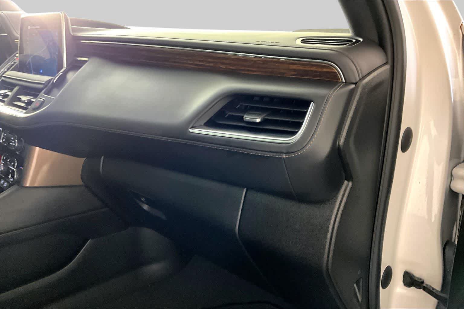 Certified 2023 Chevrolet Tahoe High Country AWD/4WD image 16