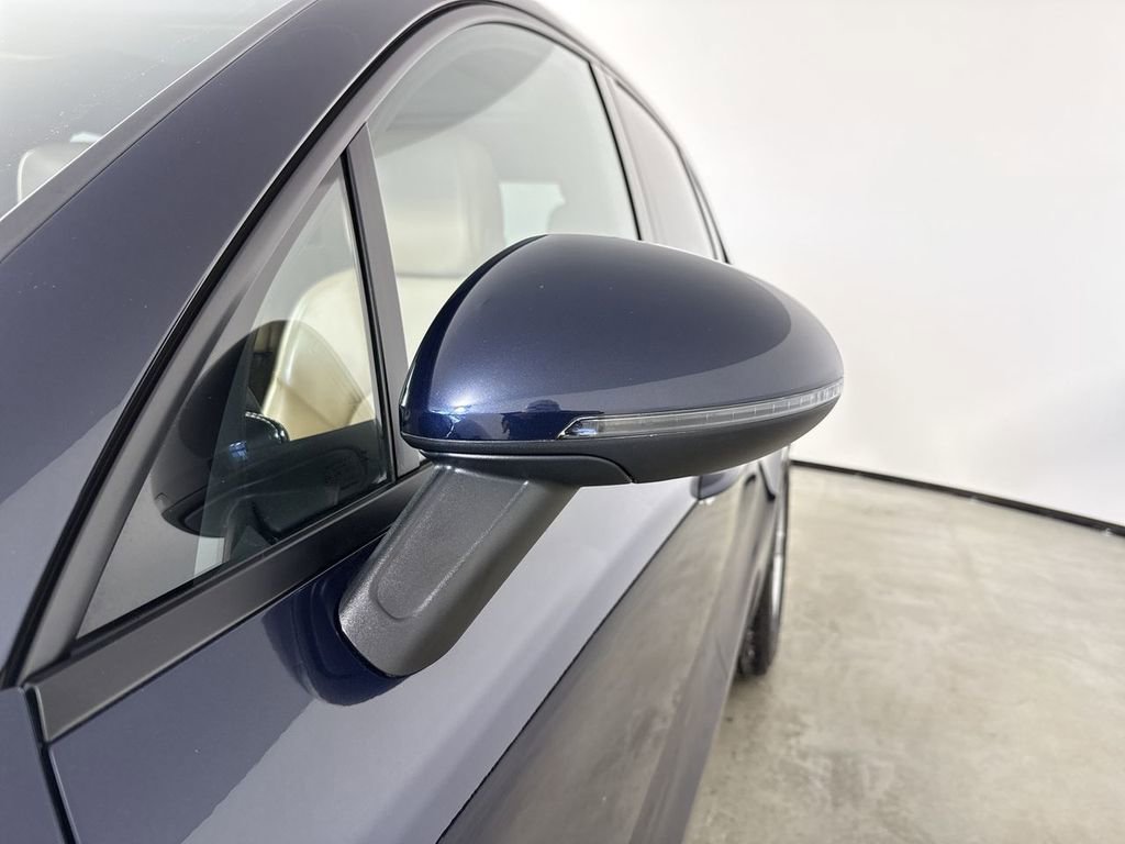 Certified 2018 Porsche Macan image 12