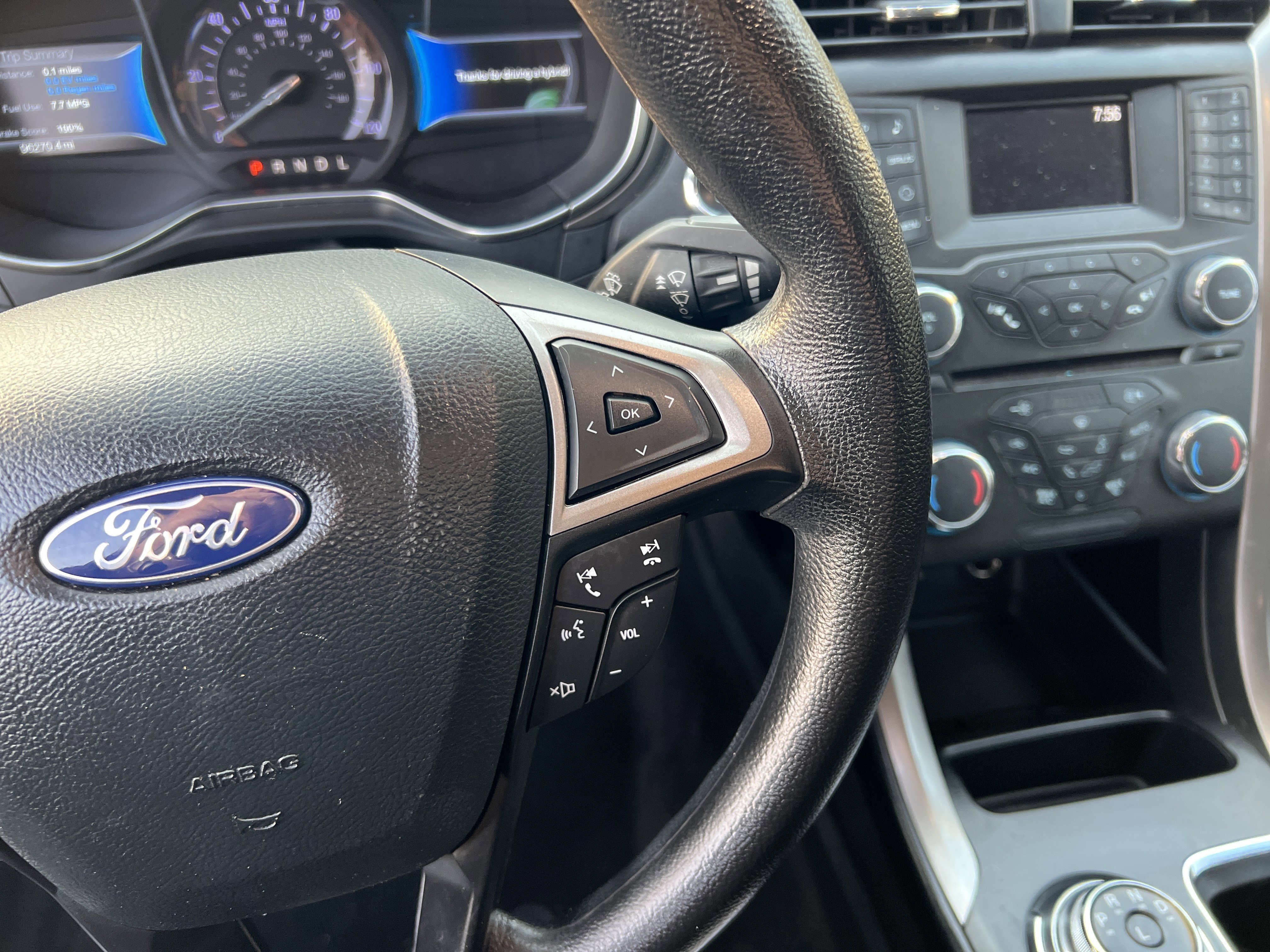 Used 2018 Ford Fusion SE image 19