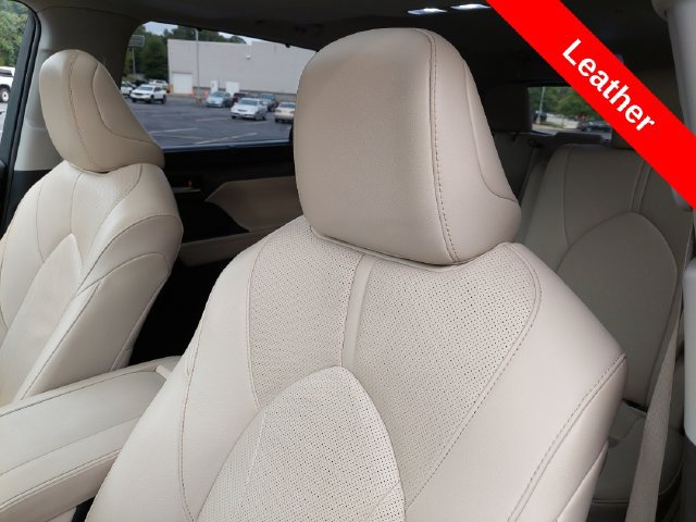 Used 2023 Toyota Highlander Limited FWD image 6
