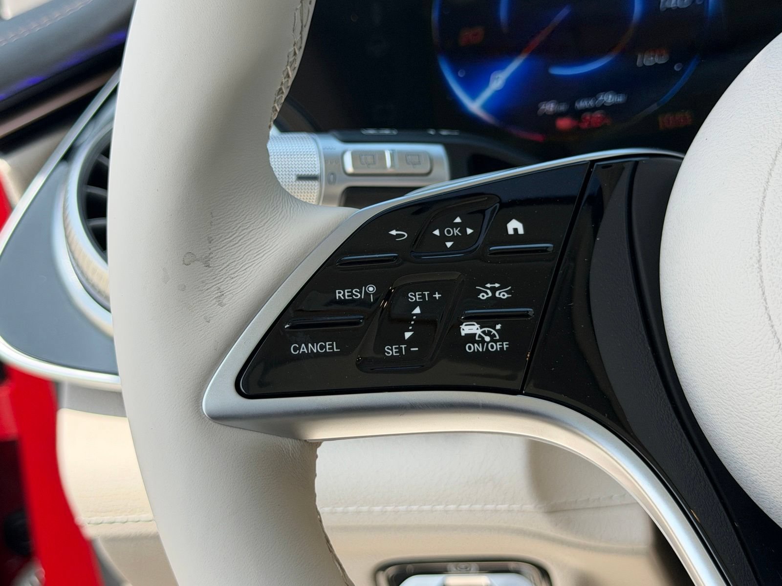 New 2026 Mercedes-Benz EQS 400 4MATIC SUV image 22