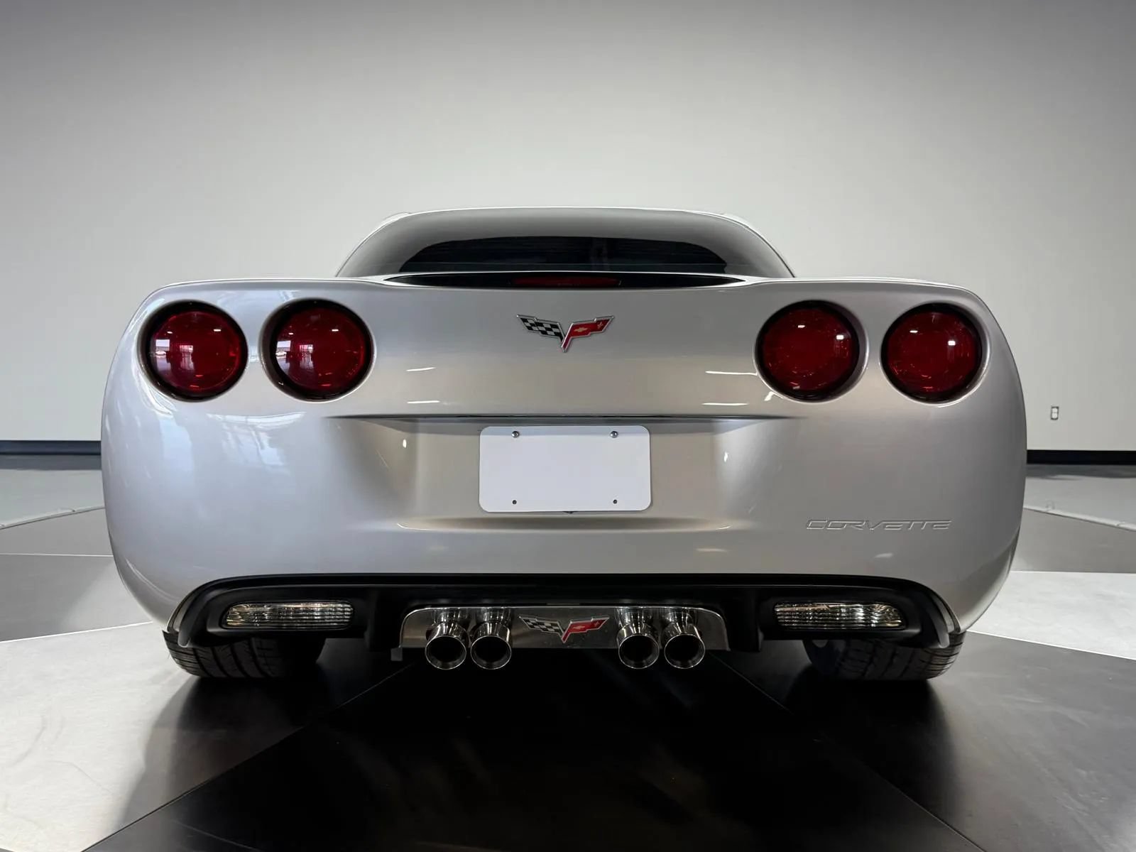 Used 2005 Chevrolet Corvette Coupe w/ Preferred Equipment Group RWD image 5