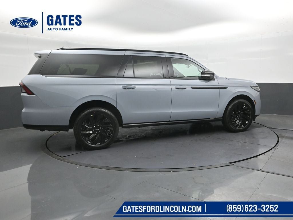 New 2025 Lincoln Navigator L Reserve w/ Jet Appearance Package image 3