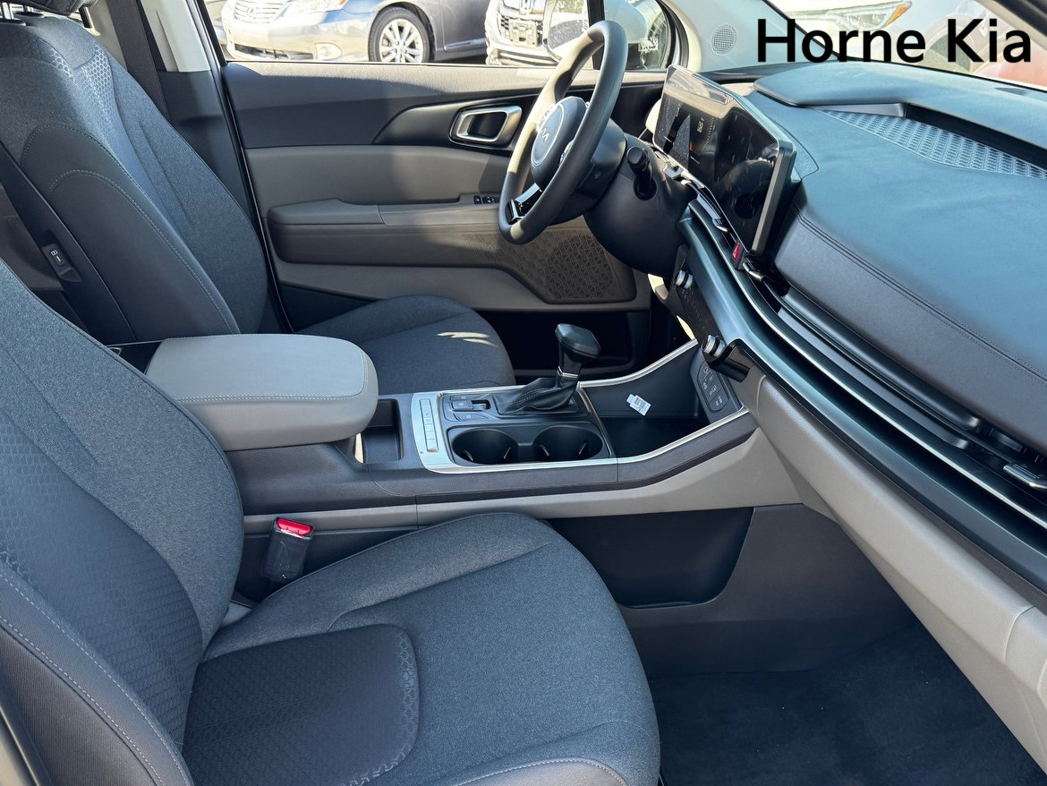 New 2026 Kia Carnival LX image 17