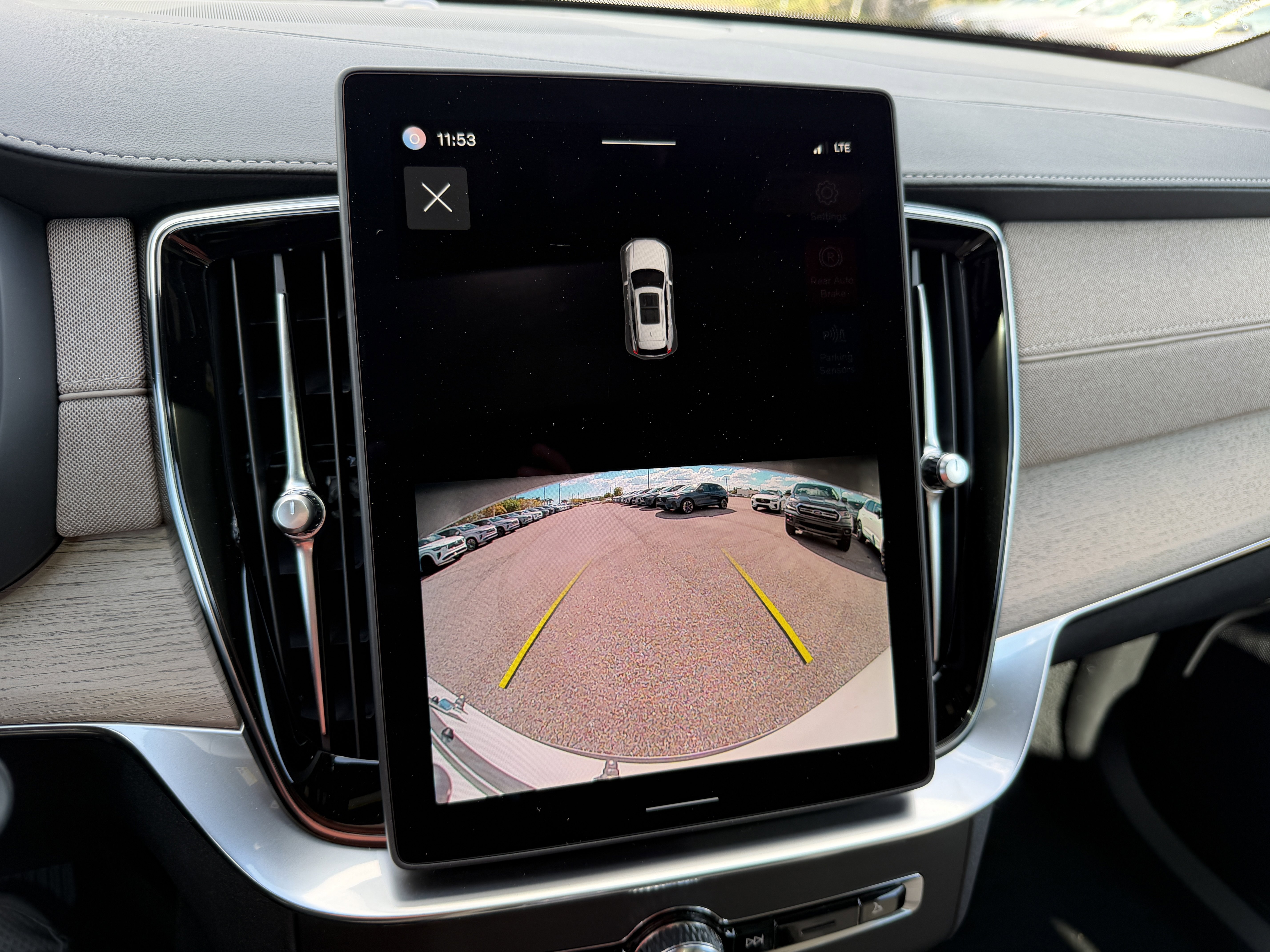 New 2026 Volvo XC90 B5 Core w/ Protection Package image 22