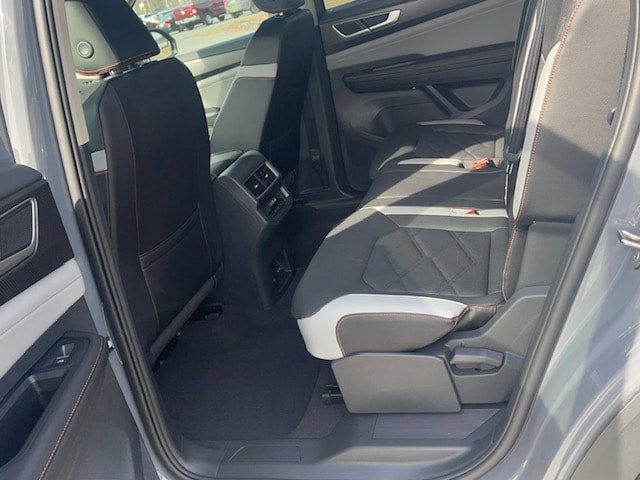 New 2026 Volkswagen Atlas Peak Edition image 7