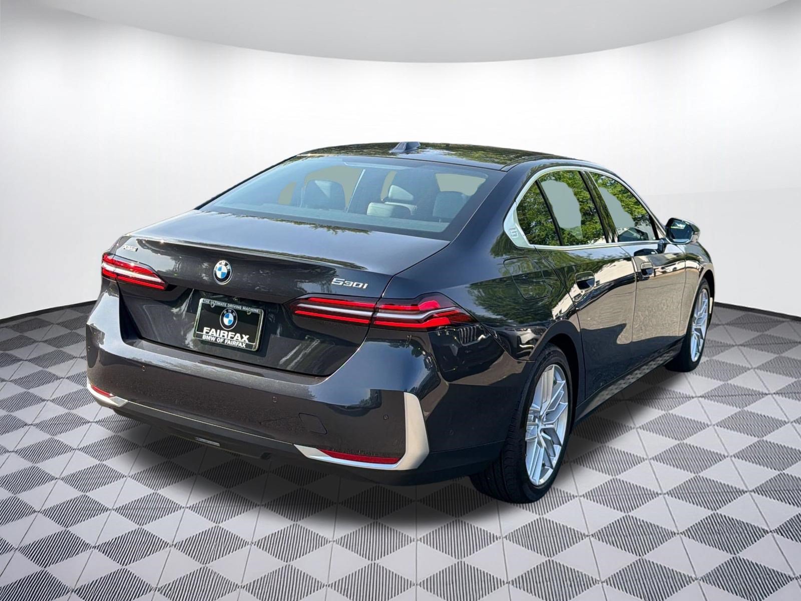 Used 2025 BMW 530i xDrive AWD/4WD image 9