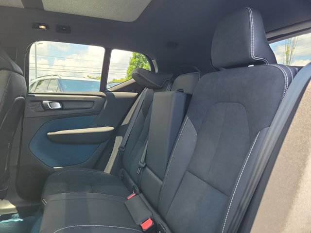 Used 2023 Volvo XC40 Recharge Ultimate AWD/4WD image 9