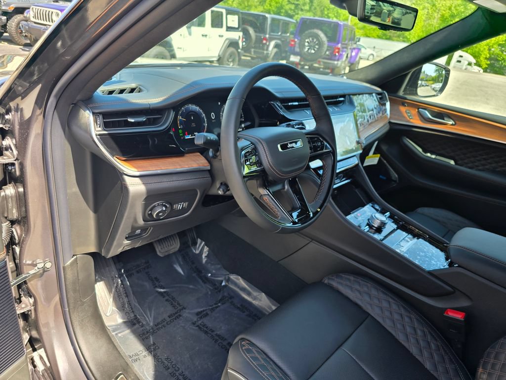 New 2026 Jeep Grand Cherokee L Summit w/ Obsidian Package AWD/4WD image 24
