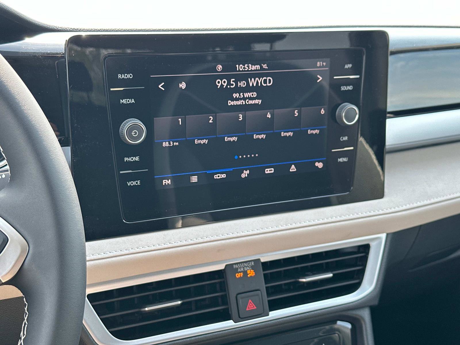 New 2025 Volkswagen Taos SE image 27