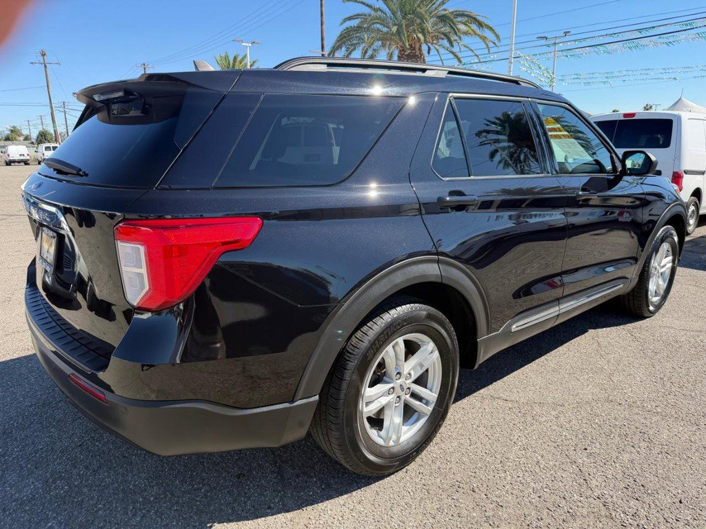Used 2022 Ford Explorer XLT image 6