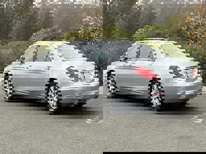 Used 2015 Mercedes-Benz S 550 Sedan image 4