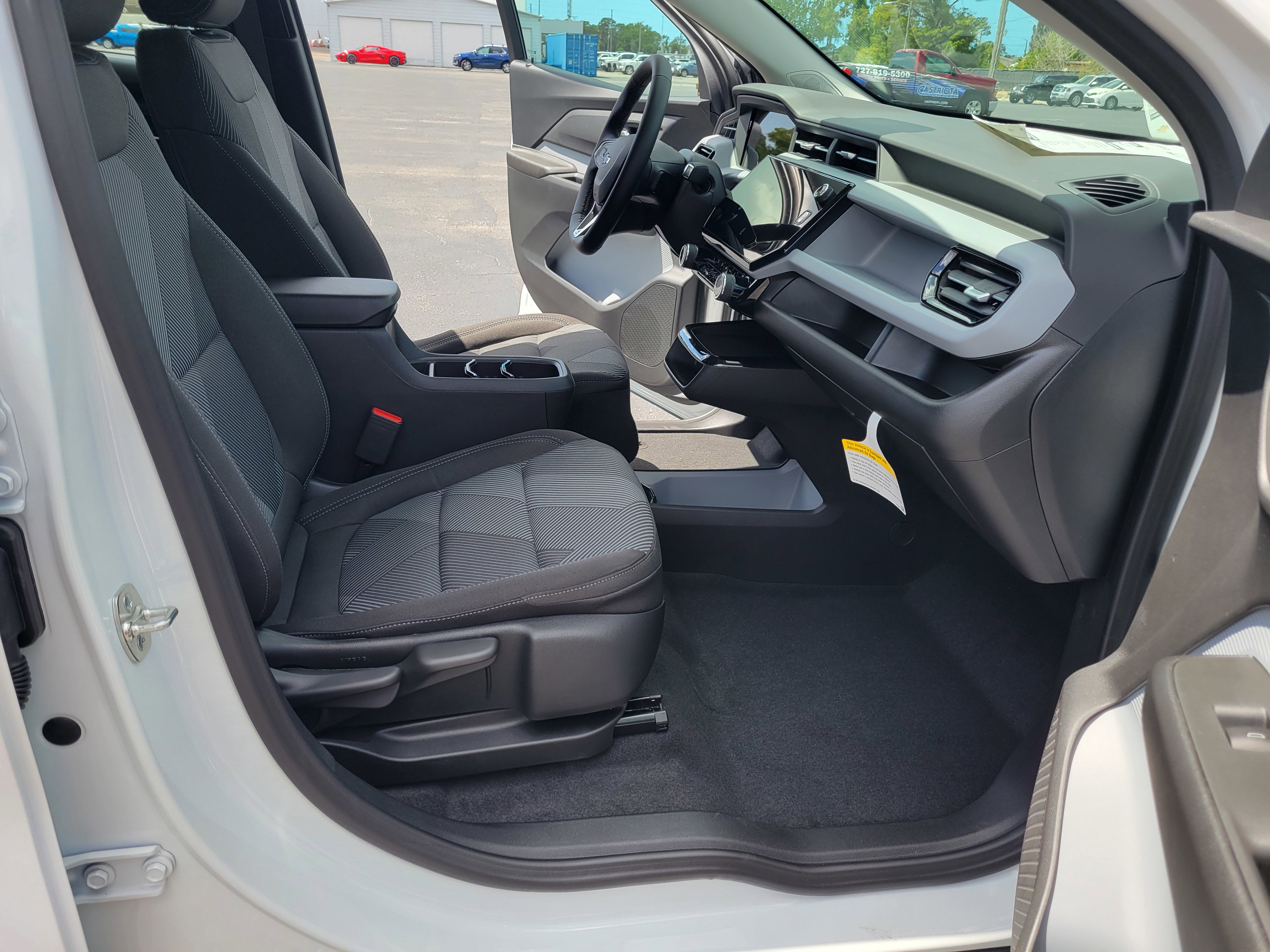 New 2027 Chevrolet Bolt LT w/ Comfort Package FWD image 28
