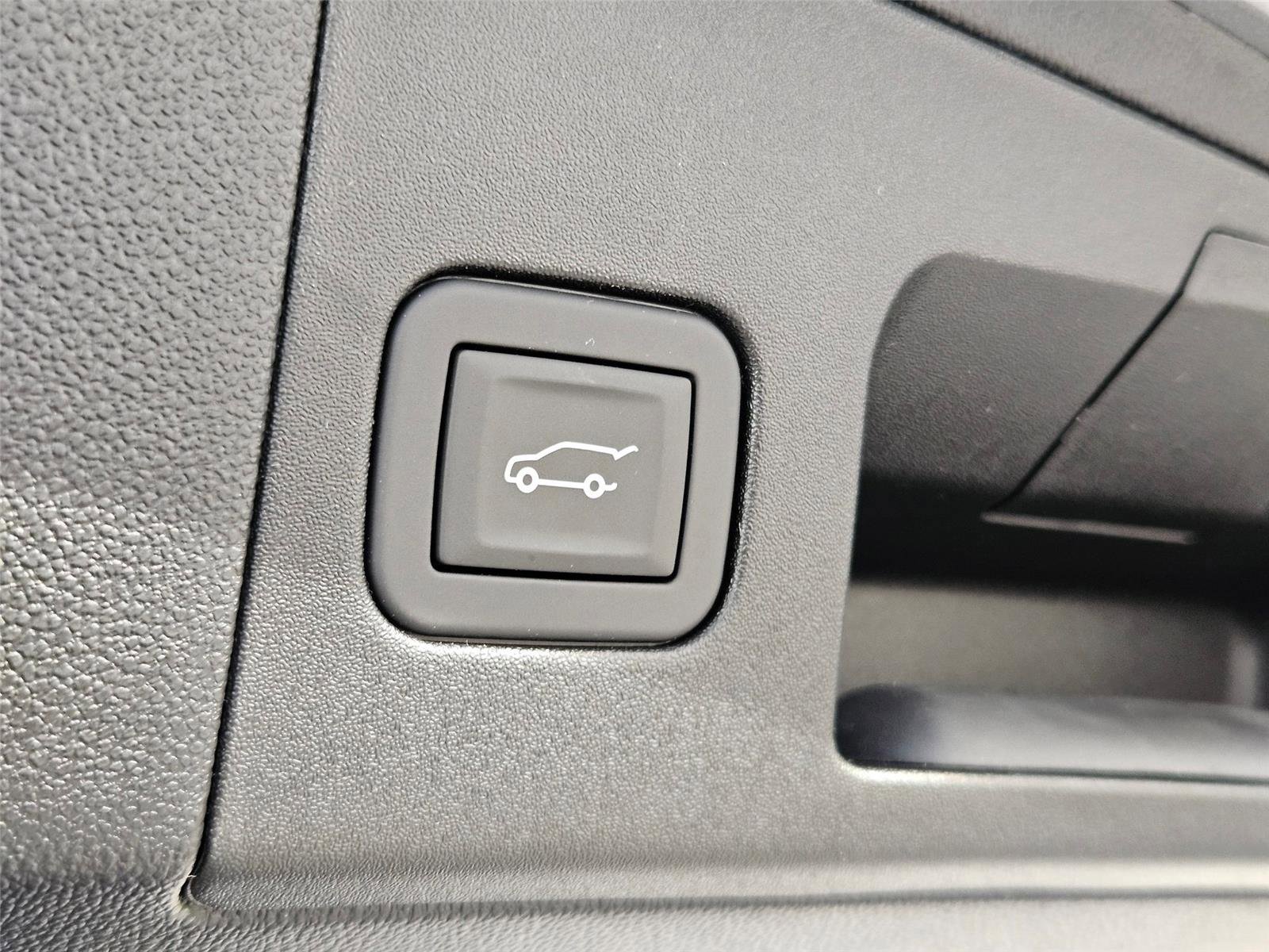 New 2026 Cadillac XT5 Luxury w/ LPO, Floor Liner Package FWD image 28