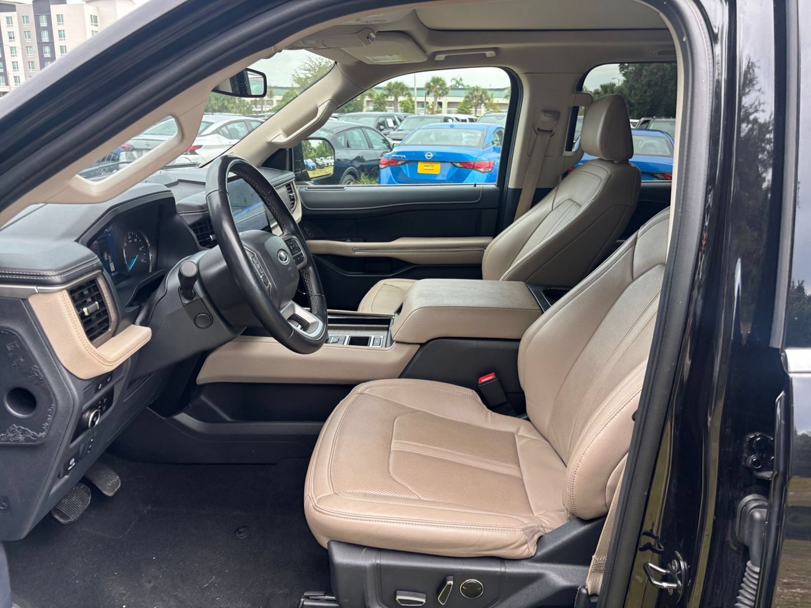 Used 2024 Ford Expedition Limited RWD image 29