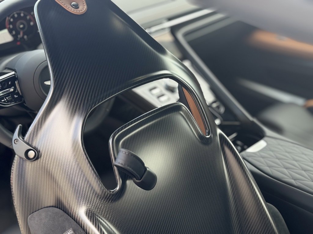 Used 2025 Aston Martin DB12 Coupe image 7