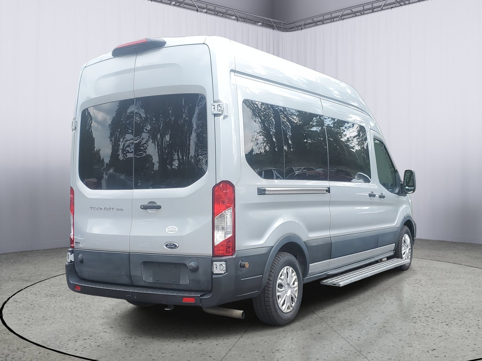 Used 2020 Ford Transit 350 XL RWD image 3