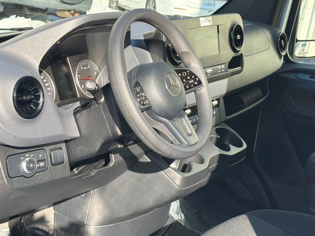 Used 2024 Mercedes-Benz Sprinter 2500 image 15