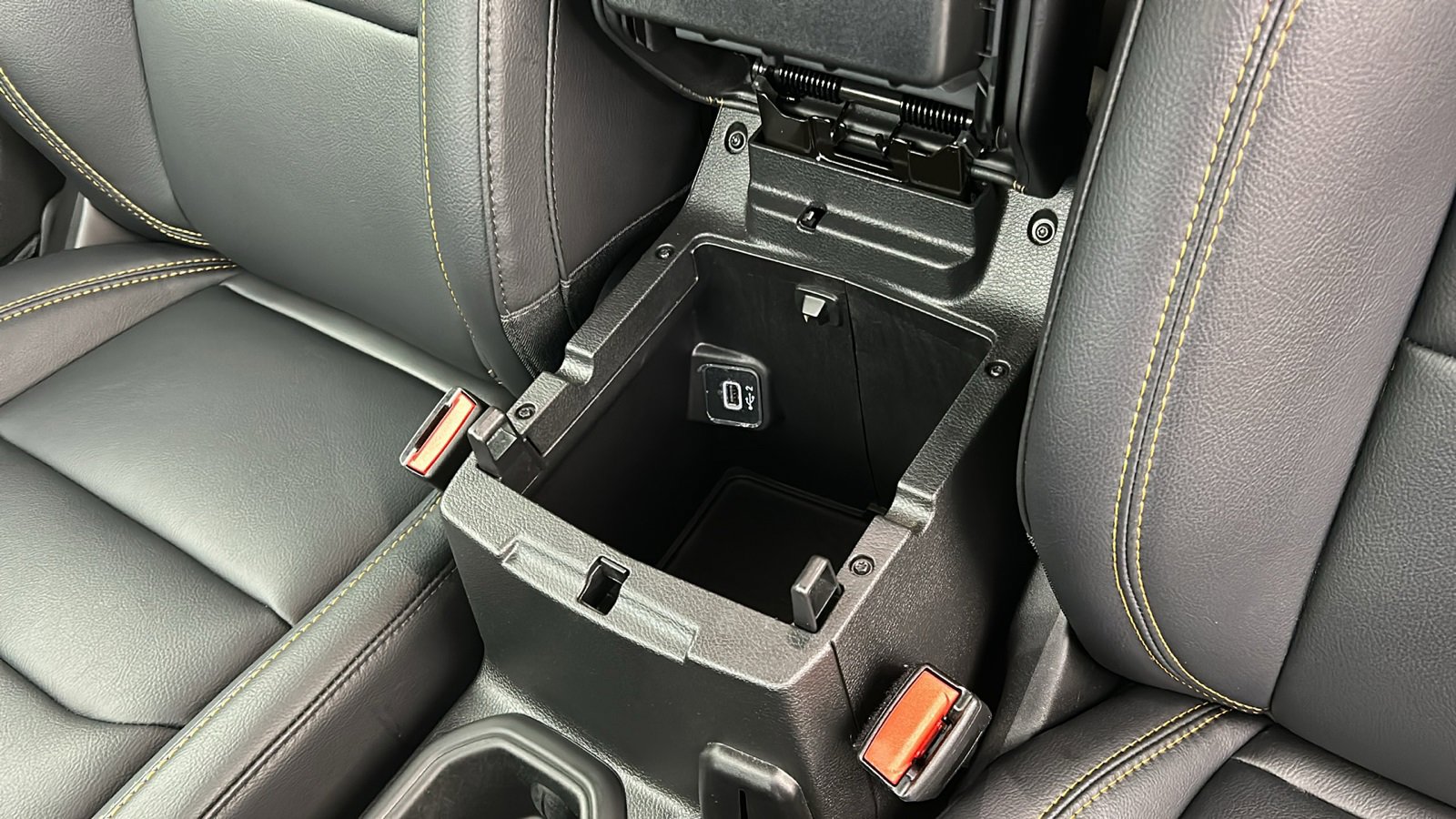 Used 2024 Jeep Wrangler Unlimited Sahara w/ Safety Group image 27