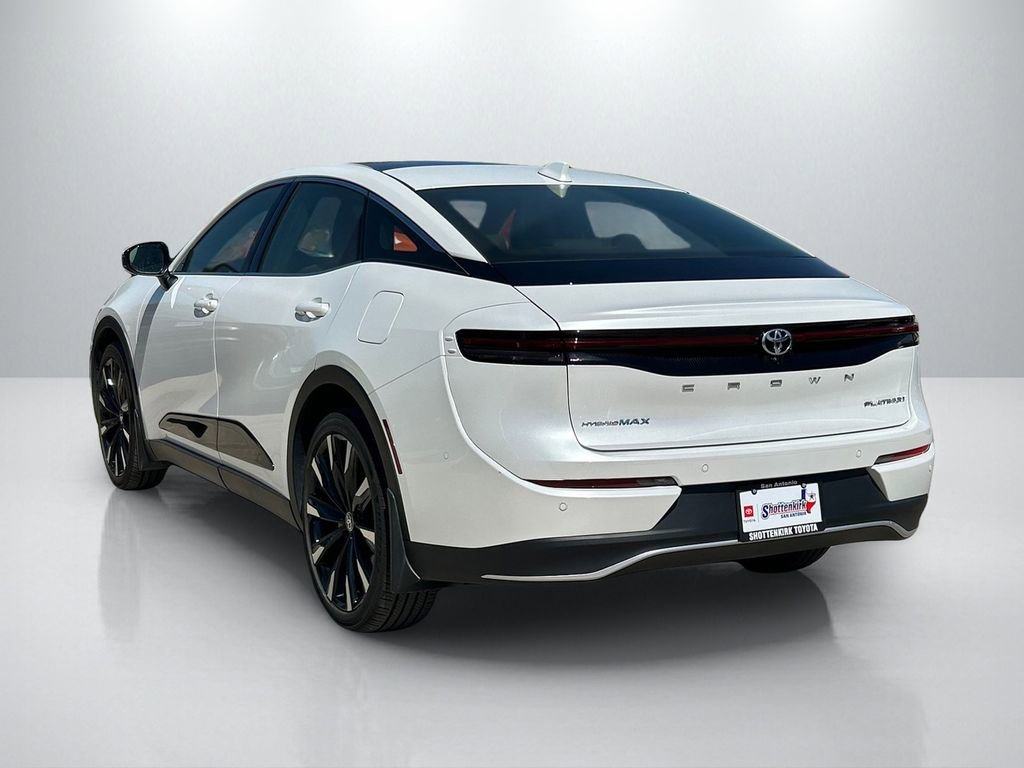 Used 2023 Toyota Crown Platinum image 7