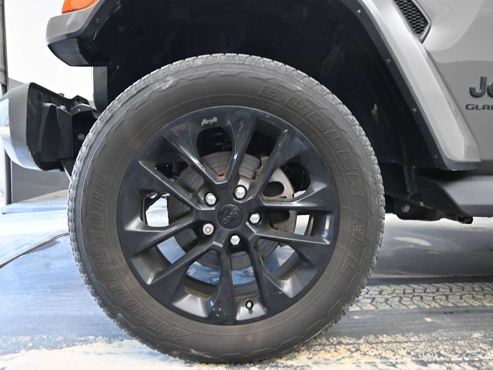 Used 2022 Jeep Gladiator Overland AWD/4WD image 10