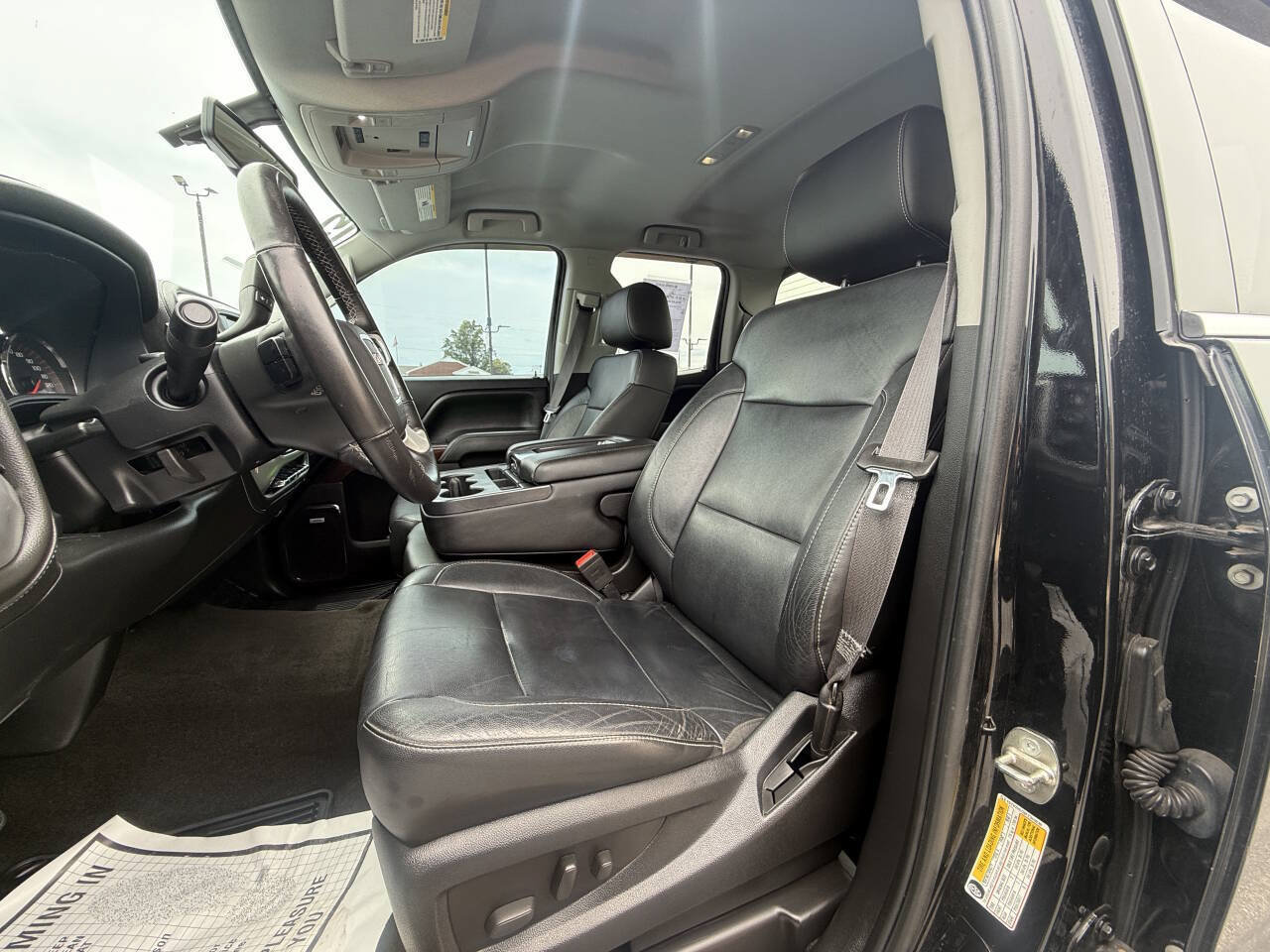 Used 2015 GMC Sierra 1500 SLT w/ SLT Preferred Package AWD/4WD image 9